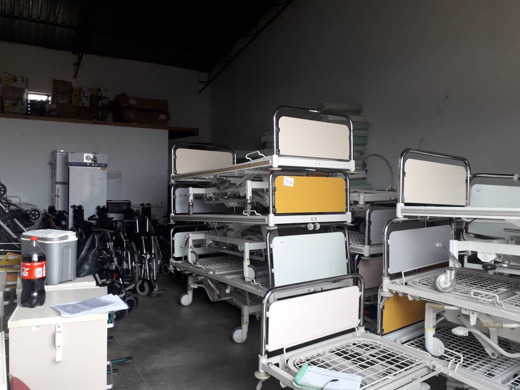 schickt Container mit Hilfsgütern nach Windhoek